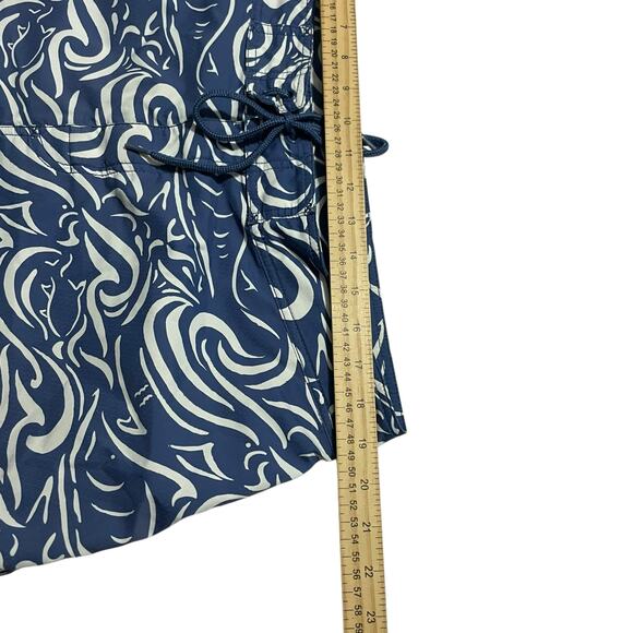 Vineyard Vines Mens Board Shorts Size 38 Blue Waves Stretch Surf Swim Trunks - Picture 7 of 9